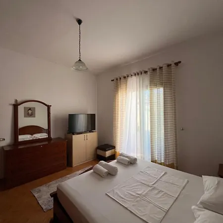 Adriatichaven * Vlorë